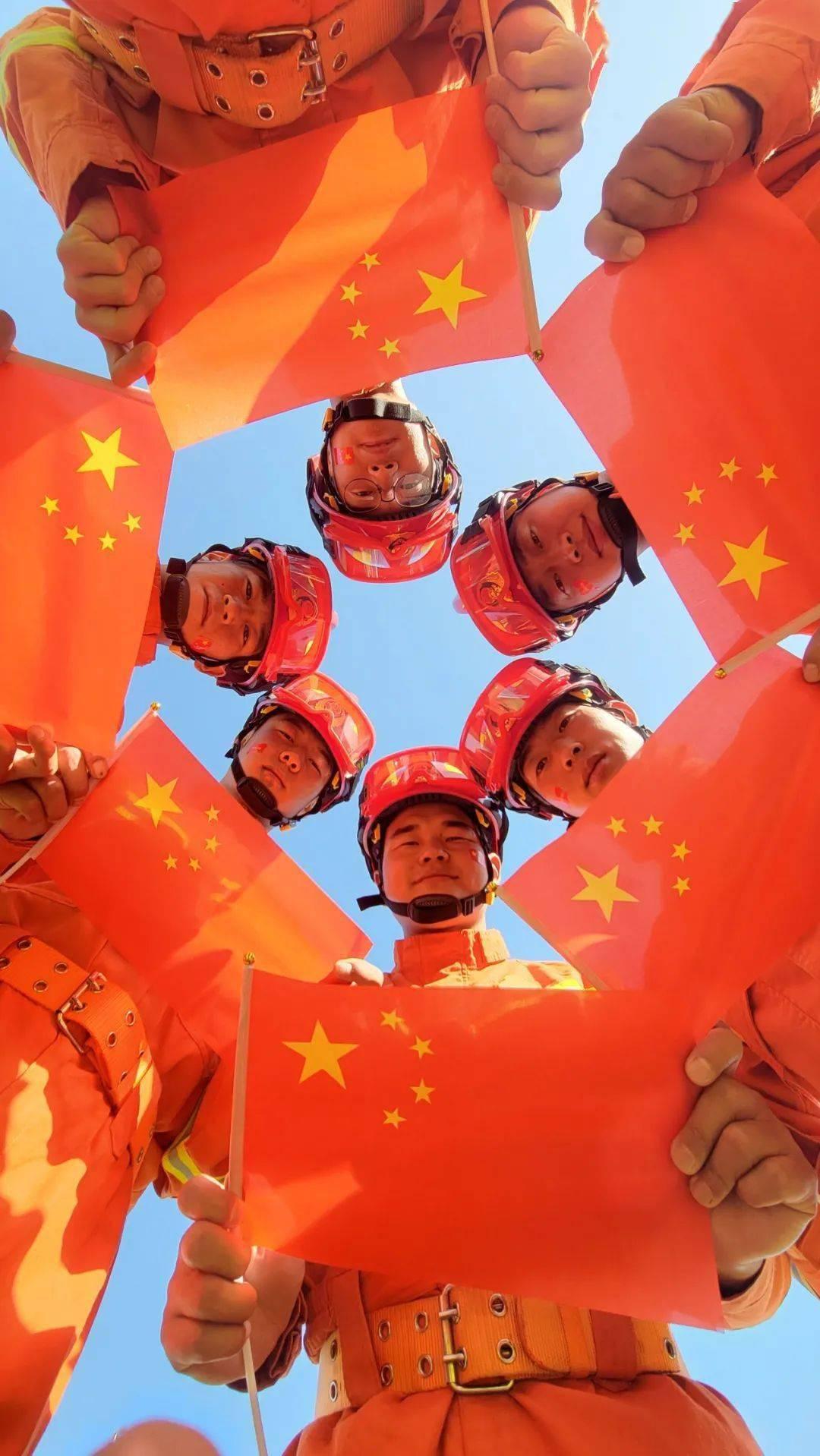 2024央视春晚，劳模周深路透不断，现身联排现场，高情商圈粉无数